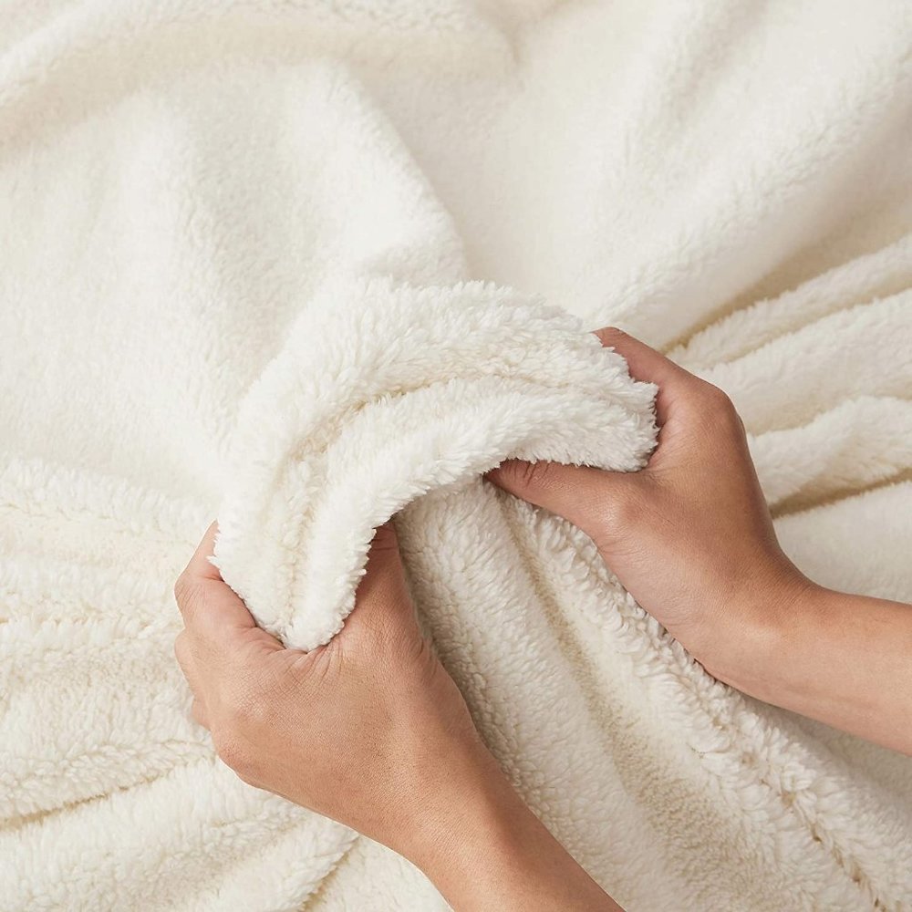 Oversized Cable Knit Sherpa Chenille Blanket White - Picture 7 of 9